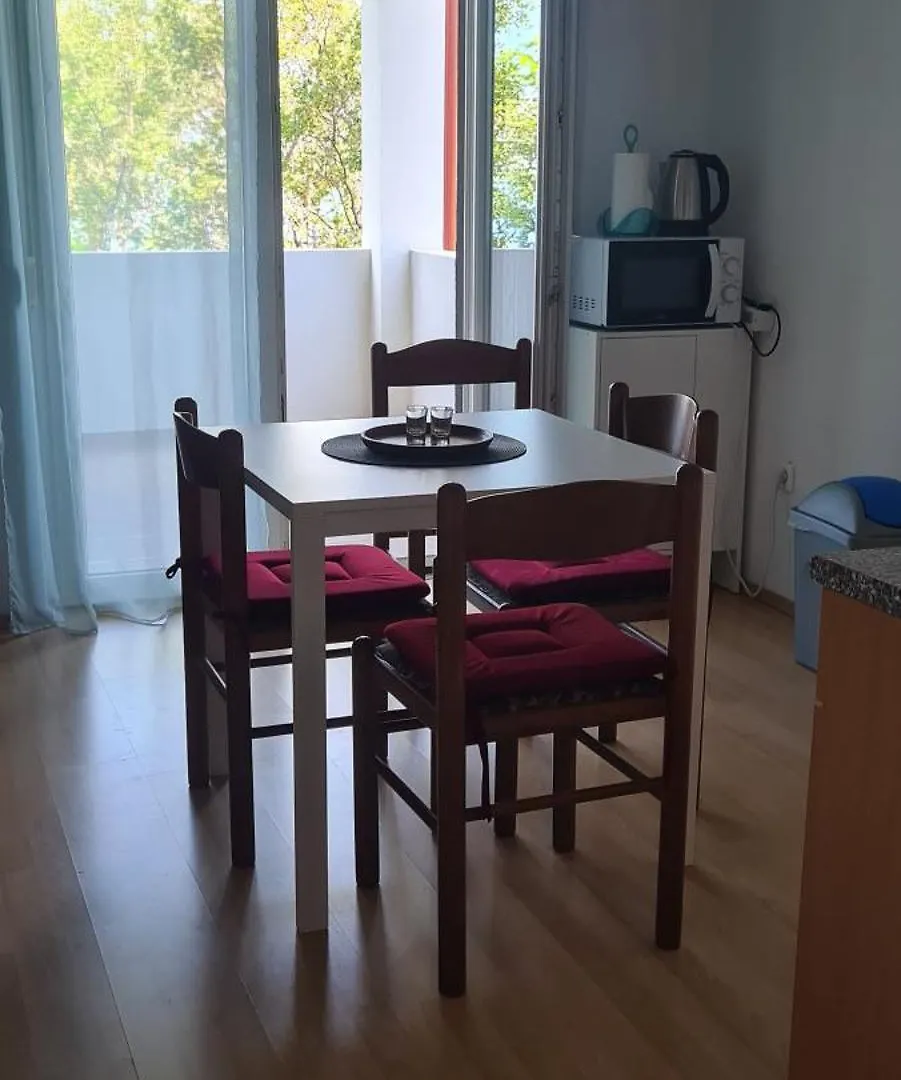 Apartments And Rooms Sanja 시비느 크름포트스키